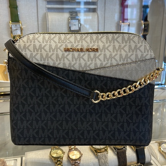 MICHAEL KORS
Jet Set Travel Medium Color-Block Signature Logo Dome Crossbody Bag - Picture 7 of 16